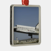 宇宙シャトルアトランティスが着陸の準備をする メタルオーナメント (右)