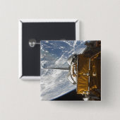 宇宙シャトルアトランティスのペイロードベイをバックドロップ 缶バッジ (正面&裏面)