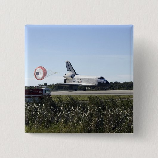 宇宙シャトルアトランティスはそのドラッグシュートを解く 缶バッジ (正面)