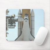宇宙シャトルアトランティスは発射台に座る マウスパッド (マウス)