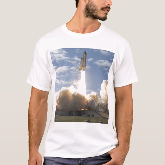 宇宙シャトルアトランティスは10からリフト Tシャツ (正面)