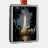 宇宙シャトルアトランティスは9からリフト メタルオーナメント (右)