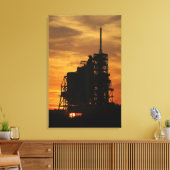 宇宙シャトルアトランティスを発射台に キャンバスプリント (インサイチュ (リビング))