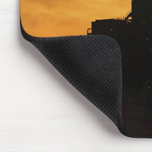 宇宙シャトルアトランティスを発射台に マウスパッド (コーナー)