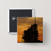 宇宙シャトルアトランティスを発射台に 缶バッジ (正面&裏面)