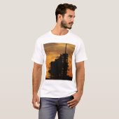 宇宙シャトルアトランティスを発射台に Tシャツ (正面フル)