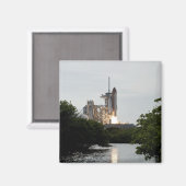 宇宙シャトルエンデバーが離陸する マグネット (正面/裏面)