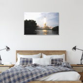 宇宙シャトルエンデバーが4をリフト キャンバスプリント (インサイチュ (寝室))