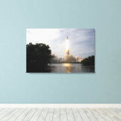 宇宙シャトルエンデバーが4をリフト キャンバスプリント (インサイチュ (ウッドフロア))