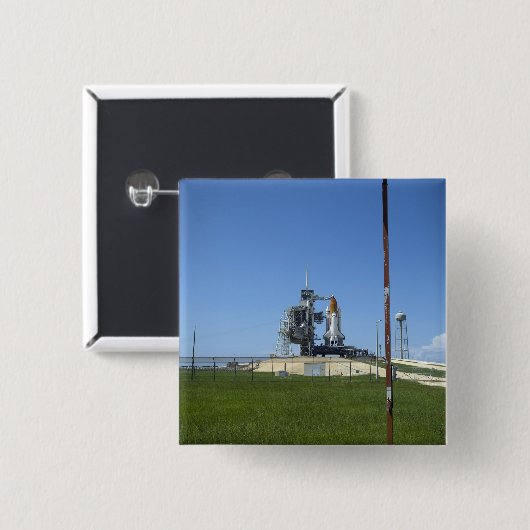 宇宙シャトルエンデバーは風車で囲まれている 缶バッジ (正面&裏面)