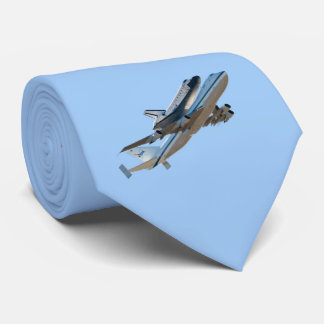 宇宙シャトルエンデバー最終飛行写真 ネクタイ