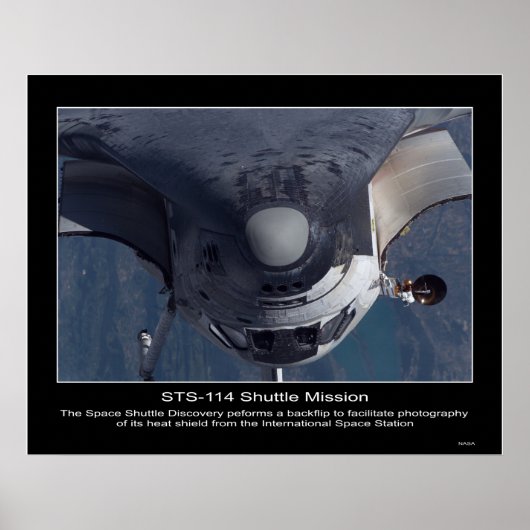 宇宙シャトルディスカバリがバックフリップを実行 ポスター (正面)
