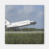 宇宙シャトルディスカバリーが滑走路33に着陸 マグネット (正面)