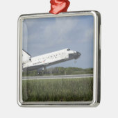 宇宙シャトルディスカバリーが滑走路33に着陸 メタルオーナメント (左)