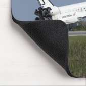 宇宙シャトルディスカバリーが滑走路33 4に着陸 マウスパッド (コーナー)