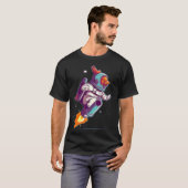 宇宙スーツ姿の宇宙ニワトリ Tシャツ (正面フル)
