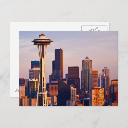 宇宙ニードルはシアトルの夕暮れ時の塔 ポストカード (正面/裏面)