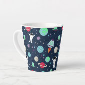 宇宙パターンイラストレーション カフェラテマグ (左アングル)