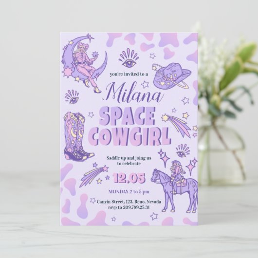 宇宙パープル女性のカーボーイ誕生日招待状 招待状 (スタンド正面)