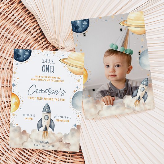 宇宙ファーストのまわりにトリップザサンバースデーパーティー 招待状
