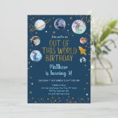 宇宙ブルー金ゴールドアウトオブザワールド誕生日 招待状 (スタンド正面)
