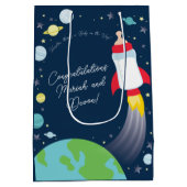 宇宙ベビーシャワーボトルロケット宇宙船 ミディアムペーパーバッグ (裏面)