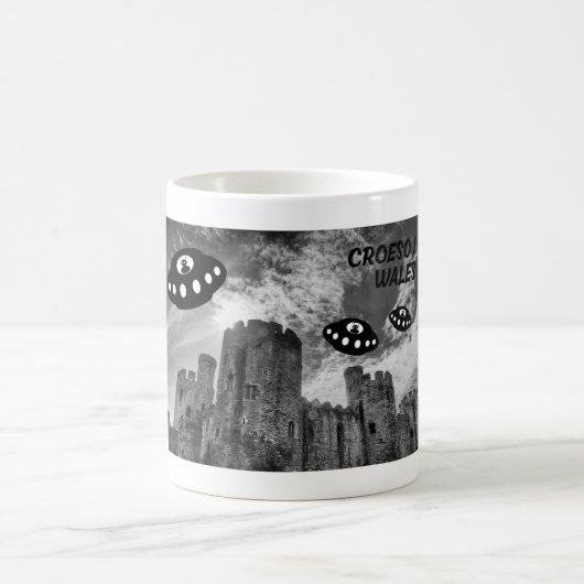 宇宙人と一緒にウェールズへようこそ コーヒーマグカップ (中央)