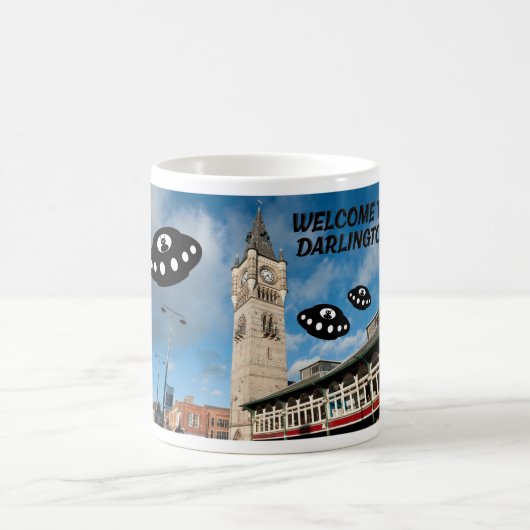 宇宙人と一緒にダーリントンへようこそ コーヒーマグカップ (中央)
