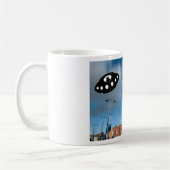 宇宙人と一緒にダーリントンへようこそ コーヒーマグカップ (左)