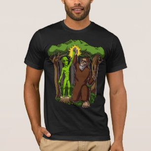 宇宙人のビッグフットのミステリー陰謀論 Tシャツ