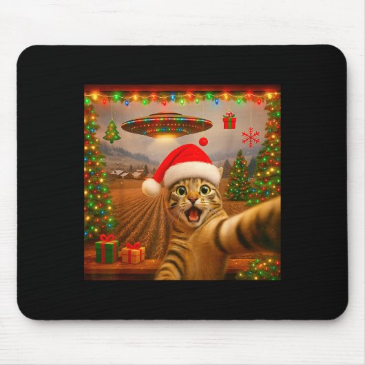 宇宙人UFOとセルフィーする猫のクリスマスイルミネーションS マウスパッド (正面)