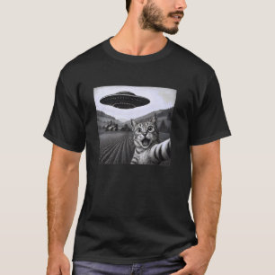 宇宙人UFOと楽しいグラフィックの愛らしい猫の自撮り gra Tシャツ