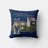 宇宙力くるみ割り小さな軍隊トラック クッション (正面)