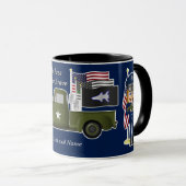 宇宙力くるみ割り小さな軍隊トラック マグカップ (正面右)