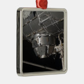 宇宙国際的ステーションの静謐n メタルオーナメント (右)