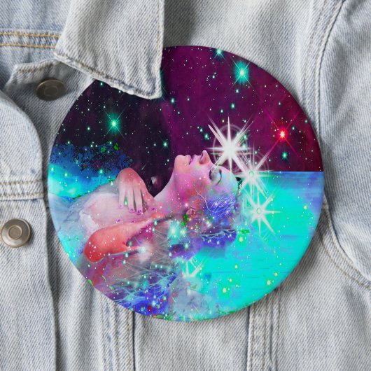 宇宙夢のピンバックボタンで泳ぐ 缶バッジ (インサイチュ)