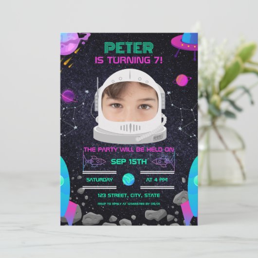宇宙子供の誕生日パーティー宇宙飛行士の写真 招待状 (スタンド正面)