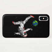 宇宙宇宙の宇宙飛行士のサッカーのフットボール Case-Mate iPhoneケース (裏面(横))