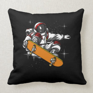 宇宙宇宙の宇宙飛行士のスケート選手のスケートボードをすること クッション