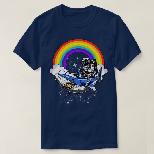 宇宙宇宙飛行士の乗りサメ Tシャツ (デザイン正面)