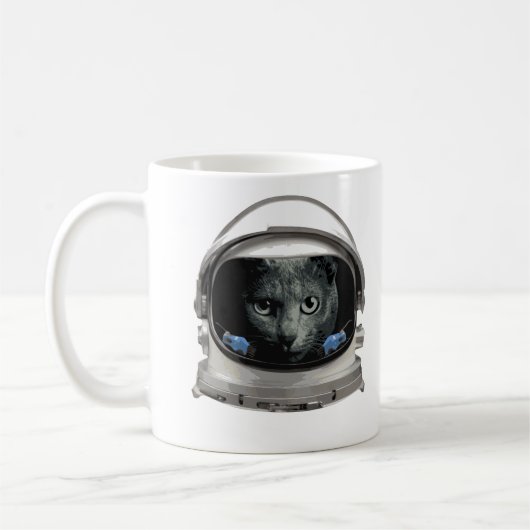 宇宙帽の宇宙飛行士猫 コーヒーマグカップ (左)