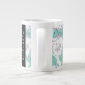 宇宙恐竜、可愛い恐竜、星、あなたの名前 ジャンボコーヒーマグカップ (裏面)