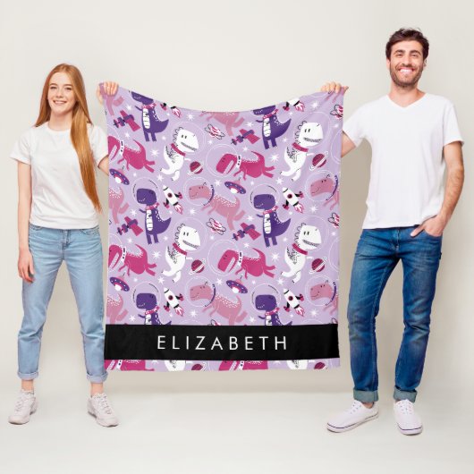 宇宙恐竜、可愛い恐竜、星、あなたの名前 フリースブランケット (インサイチュ)