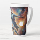 宇宙星雲サッカーショット カフェラテマグ (右アングル)