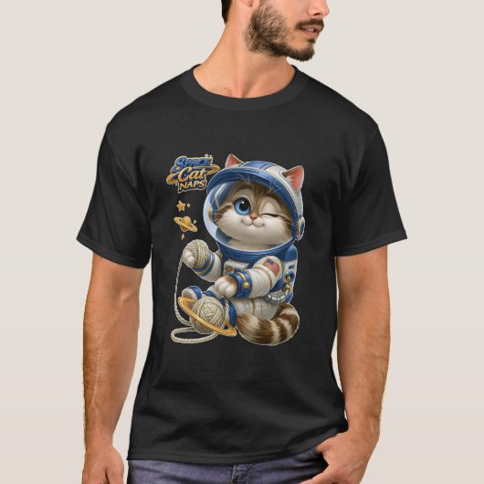 宇宙猫の昼寝 かわいい宇宙飛行士の子猫と毛糸の惑星 Tシャツ (正面)