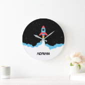 宇宙空間でロケット打ち上げ名前をカスタムする ラージ壁時計 (ホーム)