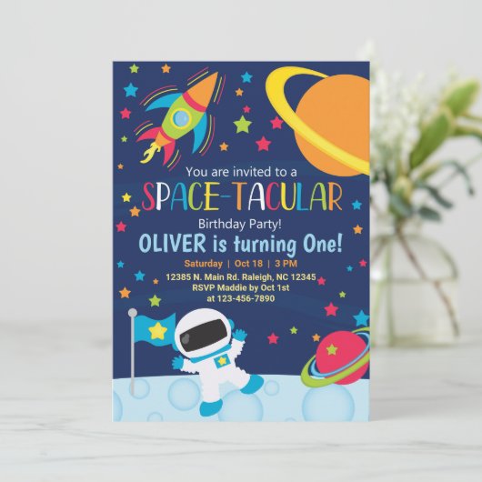 宇宙空間の広々とした少年の誕生日の招待。 招待状 (スタンド正面)