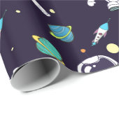 宇宙空間パターンに浮かぶ宇宙飛行士 ラッピングペーパー (ロールコーナー)