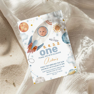 宇宙船フォトファーストのまわりにトリップザサン誕生日 招待状