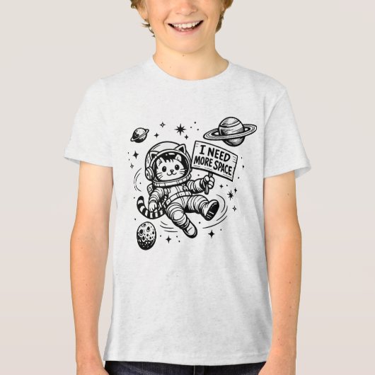 宇宙遊泳中の猫の宇宙飛行士 もっとスペースが欲しい トライブレンドTシャツ (正面)